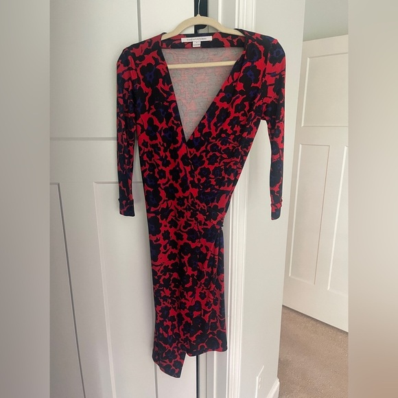 Diane Von Furstenberg Silk Red Print Wrap New Julian Two Dress - Picture 3 of 8